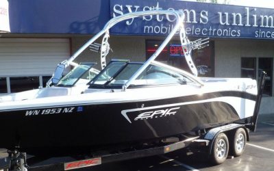 Epic 23 Wakeboard Boat